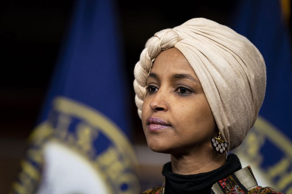 Dhoma e Përfaqësuesve përjashton demokraten Ilhan Omar