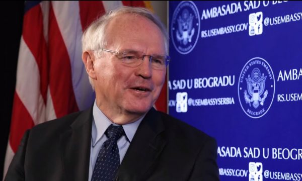 Hill: Marrëveshja e Brukselit ka të bëjë me Kosovën, jo me çështjen e pakicës shqiptare në Serbi