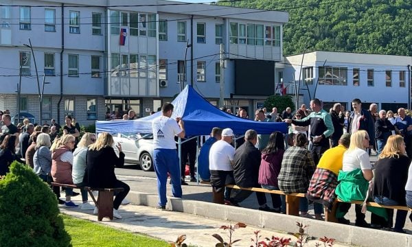 Ish kryetari i KK të Zveçanit u kërkon protestuesve të shpërndahen në ora 16:00