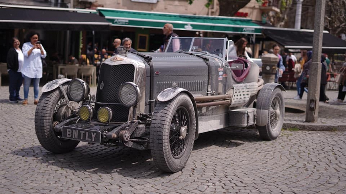 Veturat “old timer” nga Belgjika ekspozohen në Prizren