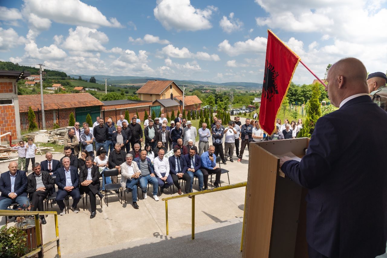 Përurohet Pllaka përkujtimore e Kazermës së parë të UÇK-së në Baicë të Drenasit