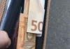 Një qytetar nga Prizreni e gjen dhe e dorëzon kuletën me 1410 euro në polici