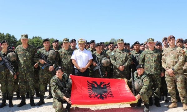 Një kontingjent i ushtarëve të Shqipërisë i bashkohet KFOR’it në Kosovë