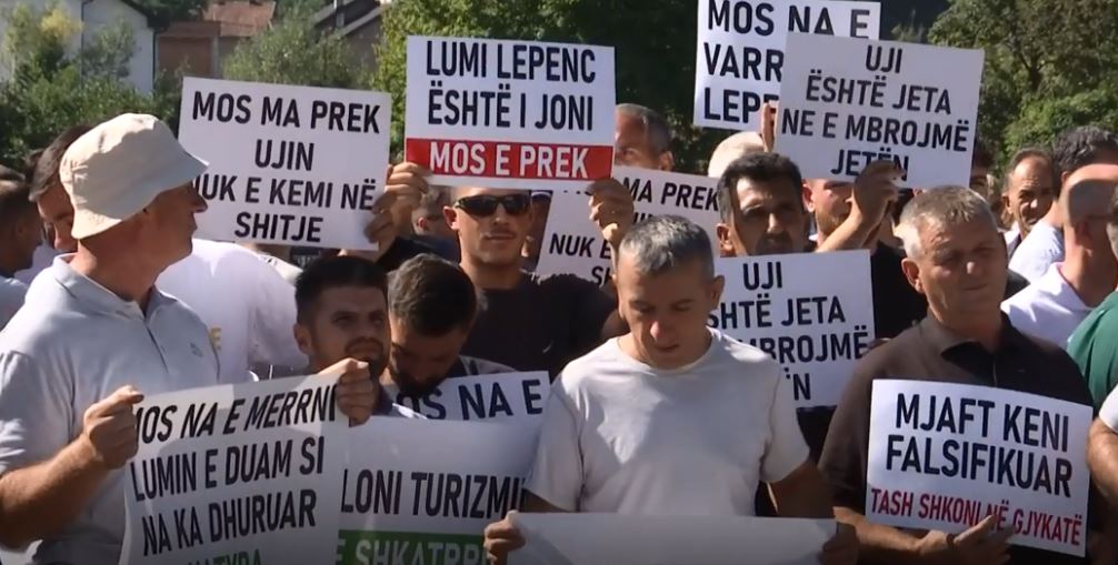 Kaçanik: Protesta e banorëve, Hidrocentrali merr leje me “debat” fals