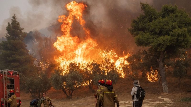 Vazhdojnë të përhapen zjarret në Greqi