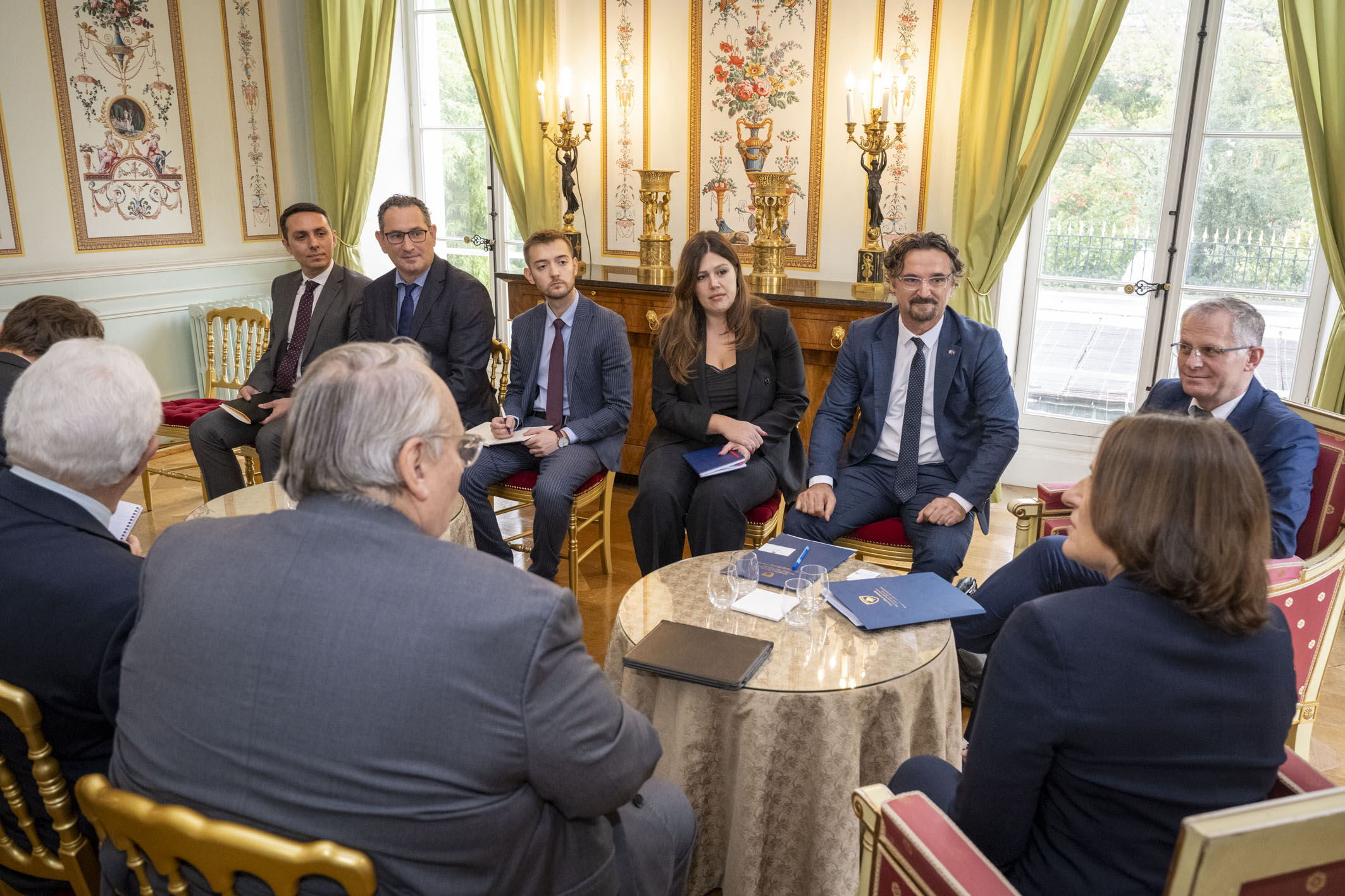 Bislimi zhvillon takime në Paris, shpreh mirënjohje për shtetin francez