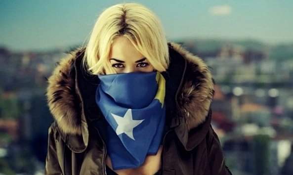 Rita Ora zbulon detaje të një projekti të madh që përfshinë Kosovën