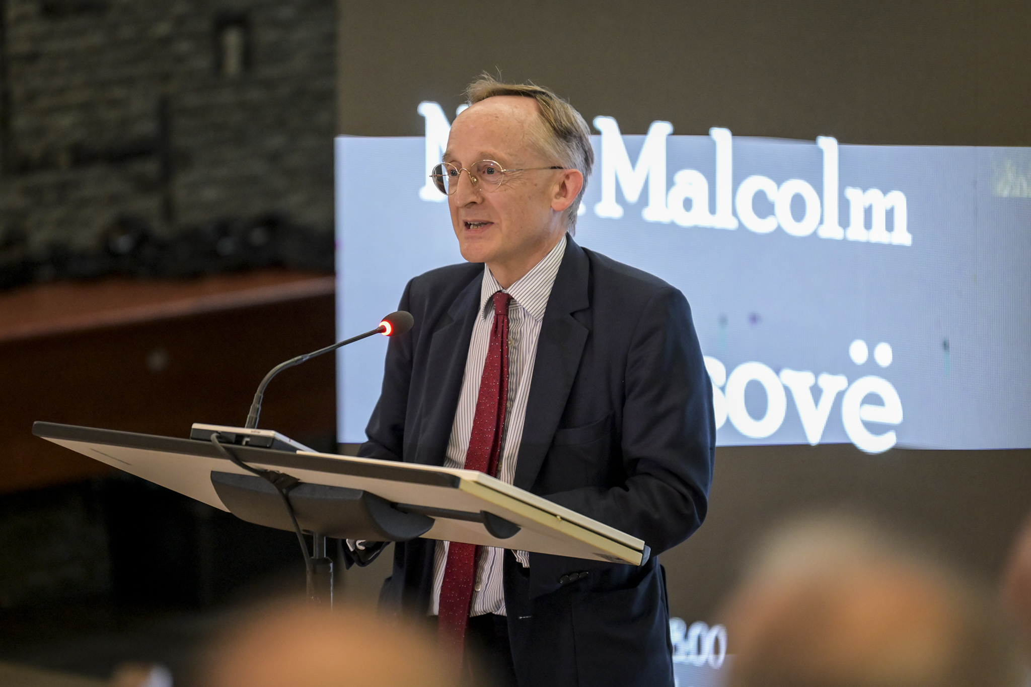 Malcolm: Në këtë kohë bashkimi kombëtar i shqiptarëve nuk është opsion praktik, mund të shihet si veprim i rrezikshëm