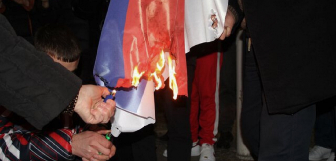 Djegia e flamurit serb në Tiranë, Serbia i çon notë proteste Shqipërisë