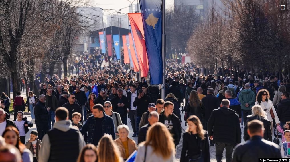 Lanë Gjermaninë e Finlandën: Dy të rinj rrëfejnë përse u kthyen në Kosovë