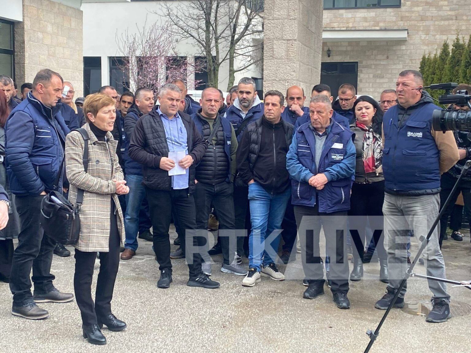 Protestojnë punëtorët e KRU “Hidrodrini”, kërkojnë rritjen e koeficientit