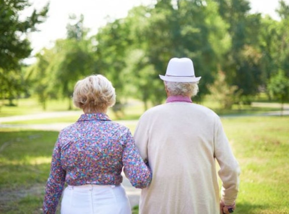 Zvicra voton për rritjen e pensioneve dhe moshën e daljes në pension