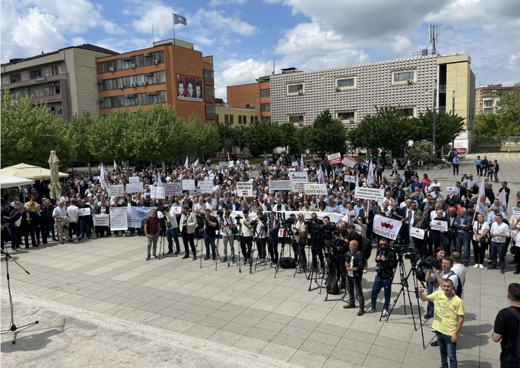 Qindra punëtorë në marshin protestues – Kryesindikalistët akuzojnë Qeverinë për mashtrim