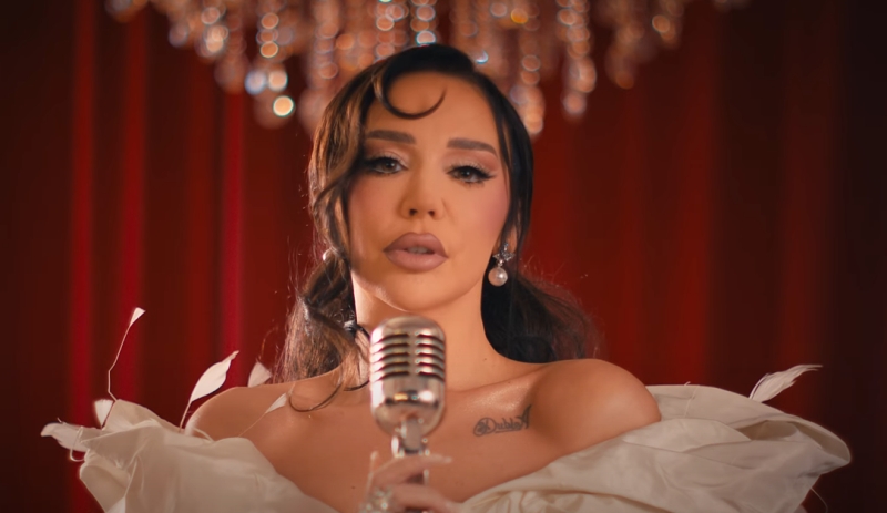 Ana Kabashi publikon këngën “Bye Bye” (Video)