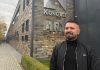 Ndodh edhe kjo, Labinot Rexha organizon protestë për të qenë pjesë e Big Brother VIP Kosova