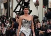 Kendall Jenner rikrijon stilin legjendar të Nicole Kidman në pasarelën e Vogue World 2025