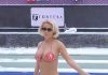 Dolce s’e ndjen të ftohtit, kërcen në bikini në mes të borës (VIDEO)