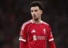 Curtis Jones lidhet me një kalim befasues te rivali i Liverpoolit