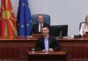 Flamuri kuqezi në setrën e deputetit shqiptar bezdis Mickoskin