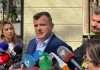 Azemi i LVV-së në protestë, Balla: Është mik i Mujecit, janë kundër Edi Ramës se i arrestuam me 11 mijë doza drogë