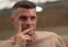 Granit Xhaka telefonon Mourinhon gjatë intervistës, momenti bëhet viral (Video)