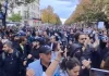 Studentët largojnë deputetët e opozitës dhe hodhën molotovë e gurë drejt Ministrisë së Arsimit, nis marshimi drejt Kryeministrisë