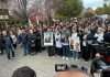Familjarët e Arlinda Zekajt i bashkohen protestës në Prishtinë, kërkohet drejtësi dhe dorëheqje e ministrave